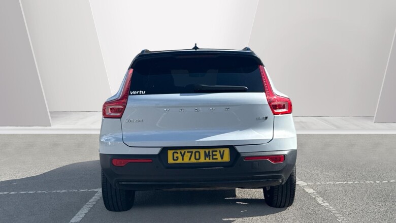 Volvo Xc40 2.0 B4P R DESIGN 5dr AWD Auto Petrol Estate